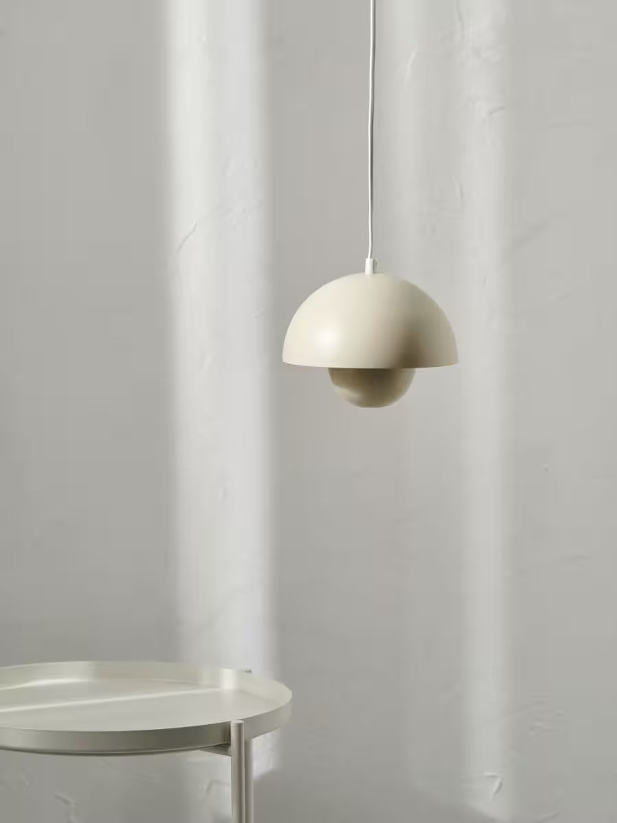 Retro Tischlampe in Orange – USB-Betrieb – Ø20 cm – Vintage Design – LED-Beleuchtung für Wohnzimmer und Schlafzimmer