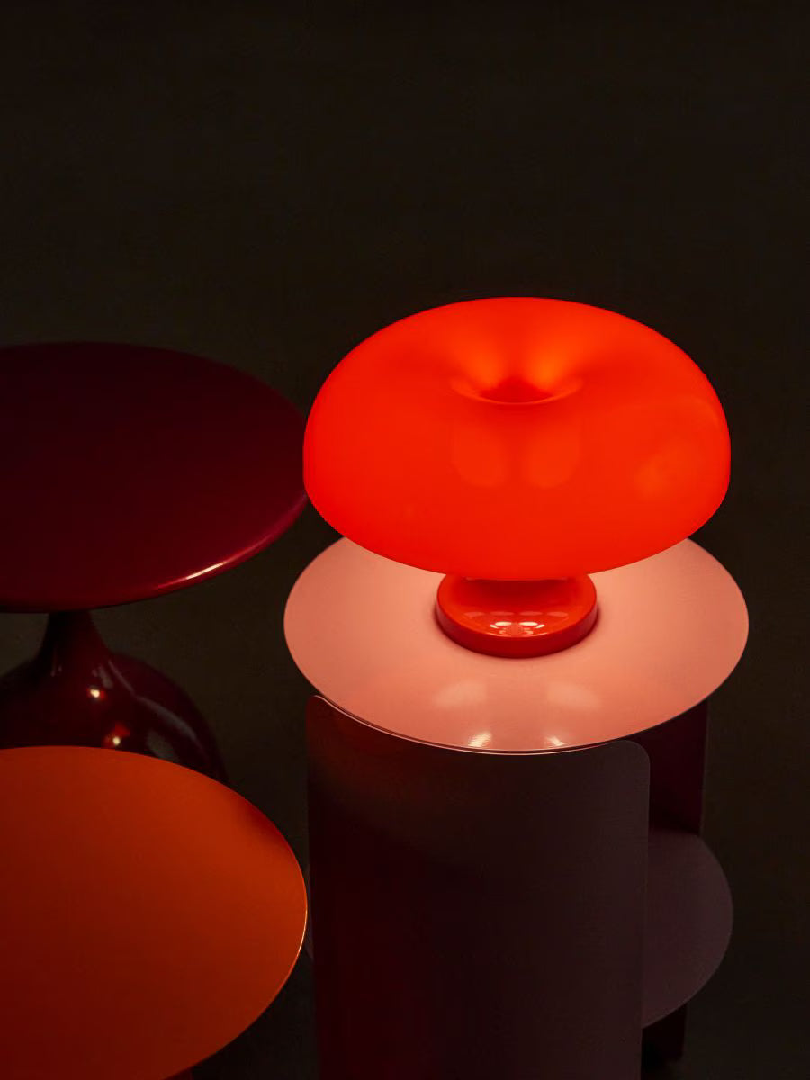 Retro Tischlampe mit Dimmfunktion – runde Tischleuchte mit glänzendem Finish (USB-A)