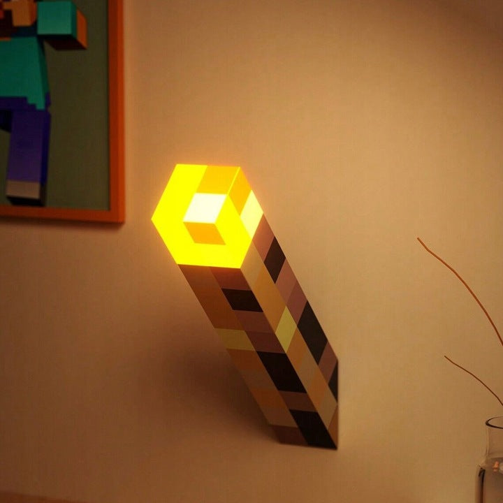 Minecraft Nachtlampe Torch – LED Lampe, 28 cm, mehrfarbig, USB wiederaufladbar